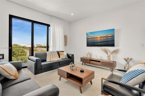 Apartment in Fort Lauderdale, Florida 3 bedrooms, 165.37 sq.m. № 2069401 - photo 4