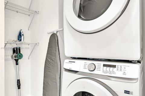 Apartment in Fort Lauderdale, Florida 3 bedrooms, 165.37 sq.m. № 2069401 - photo 29