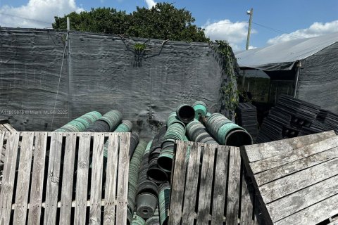 Immobilier commercial à vendre à Homestead, Floride № 2021591 - photo 9