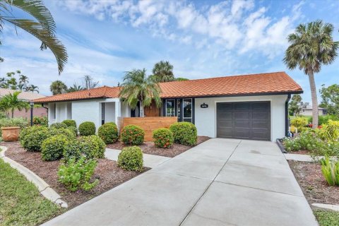 House in Placida, Florida 2 bedrooms, 119.47 sq.m. № 2096878