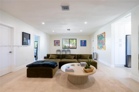 Villa ou maison à louer à North Bay Village, Floride: 4 chambres, 153.1 m2 № 2052423 - photo 8