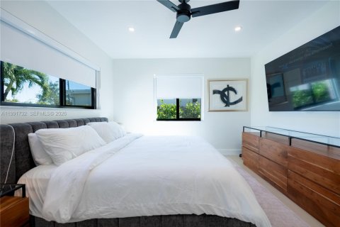 Villa ou maison à louer à North Bay Village, Floride: 4 chambres, 153.1 m2 № 2052423 - photo 17