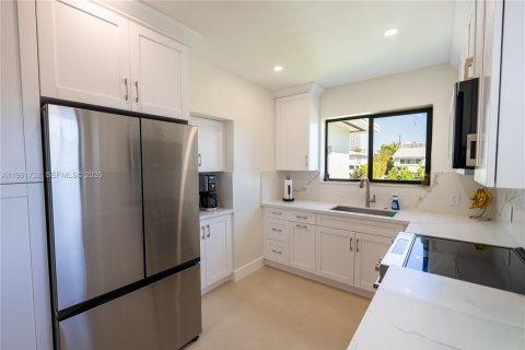 Villa ou maison à louer à North Bay Village, Floride: 4 chambres, 153.1 m2 № 2052423 - photo 12