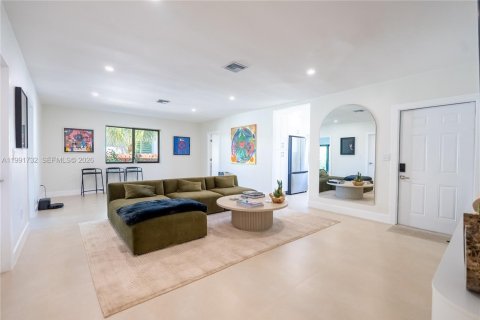 Villa ou maison à louer à North Bay Village, Floride: 4 chambres, 153.1 m2 № 2052423 - photo 7