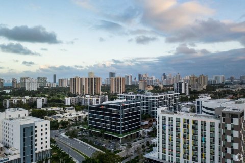 Commercial property in Aventura, Florida № 1937406 - photo 17