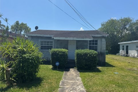 Villa ou maison à Miami, Floride 2 chambres, 57.97 m2 № 2074911