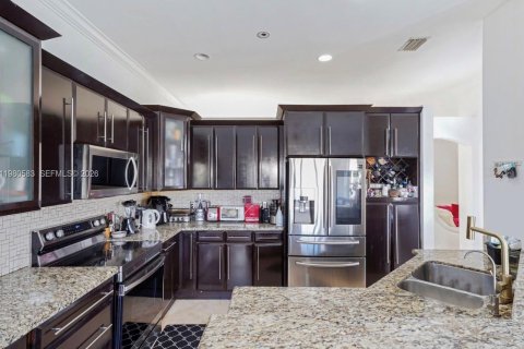 Villa ou maison à louer à Weston, Floride: 4 chambres, 192.59 m2 № 2044134 - photo 9