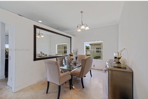 Villa ou maison à louer à Weston, Floride: 4 chambres, 192.59 m2 № 2044134 - photo 7