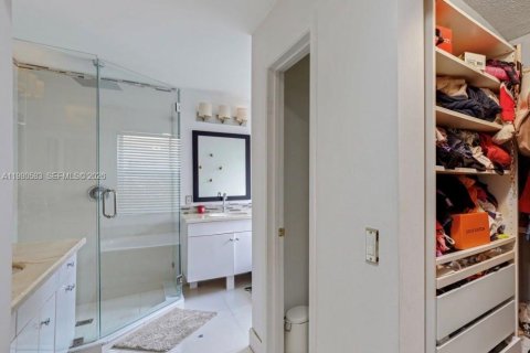 Villa ou maison à louer à Weston, Floride: 4 chambres, 192.59 m2 № 2044134 - photo 14