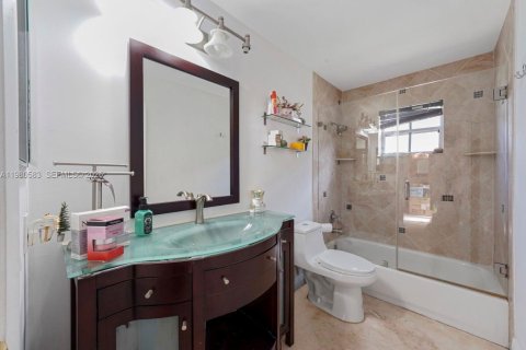 Villa ou maison à louer à Weston, Floride: 4 chambres, 192.59 m2 № 2044134 - photo 21