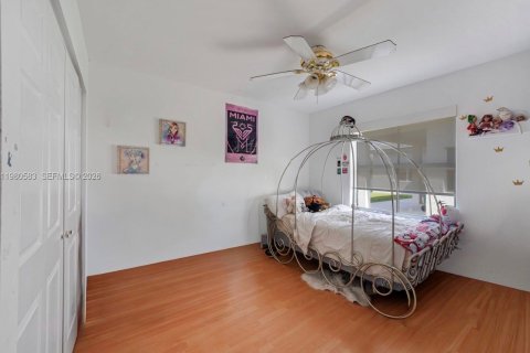 Villa ou maison à louer à Weston, Floride: 4 chambres, 192.59 m2 № 2044134 - photo 20