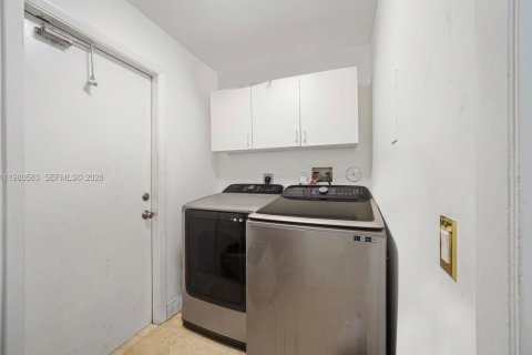 Villa ou maison à louer à Weston, Floride: 4 chambres, 192.59 m2 № 2044134 - photo 22