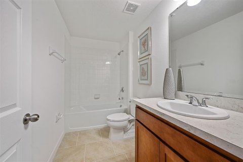 Townhouse in Davenport, Florida 3 bedrooms, 153.38 sq.m. № 1636148 - photo 15