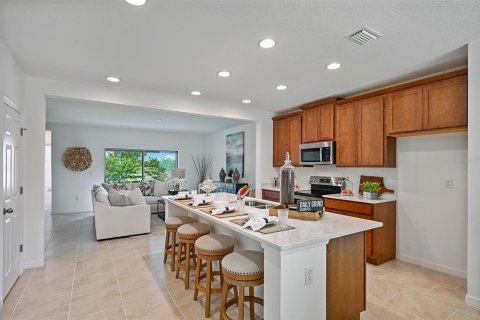 Townhouse in Davenport, Florida 3 bedrooms, 153.38 sq.m. № 1636148 - photo 2