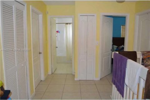 Снять в аренду таунхаус в Майами, Флорида 3 спальни, 171.68м2, № 1988111 - фото 6