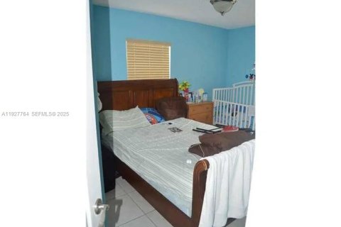 Снять в аренду таунхаус в Майами, Флорида 3 спальни, 171.68м2, № 1988111 - фото 8