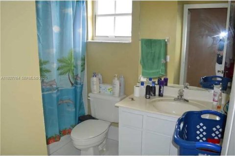 Снять в аренду таунхаус в Майами, Флорида 3 спальни, 171.68м2, № 1988111 - фото 10