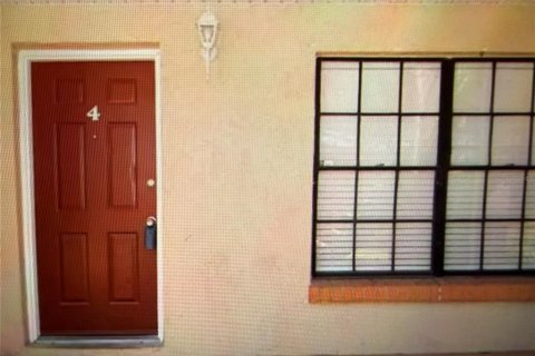 Condo à Land O' Lakes, Floride, 2 chambres  № 2317343