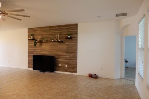 Villa ou maison à louer à Kissimmee, Floride: 4 chambres, 220.55 m2 № 1842224 - photo 4