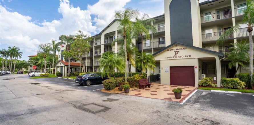 Condo in Pembroke Pines, Florida, 1 bedroom  № 1872328