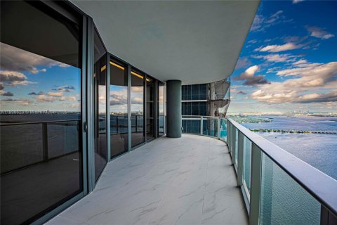 Copropriété à vendre à Miami, Floride: 4 chambres, 247.4 m2 № 1948684 - photo 29