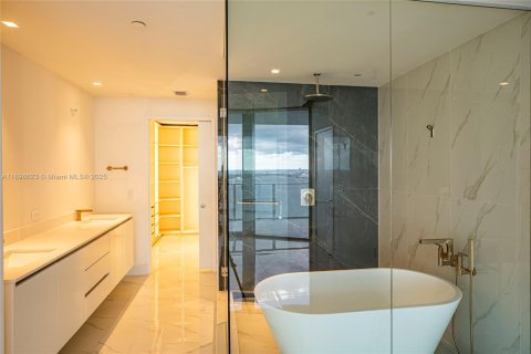 Copropriété à vendre à Miami, Floride: 4 chambres, 247.4 m2 № 1948684 - photo 20