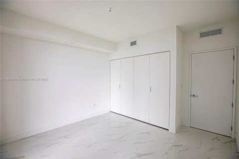 Copropriété à vendre à Miami, Floride: 4 chambres, 247.4 m2 № 1948684 - photo 11