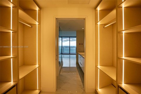 Copropriété à vendre à Miami, Floride: 4 chambres, 247.4 m2 № 1948684 - photo 26