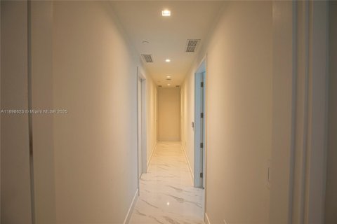 Copropriété à vendre à Miami, Floride: 4 chambres, 247.4 m2 № 1948684 - photo 9