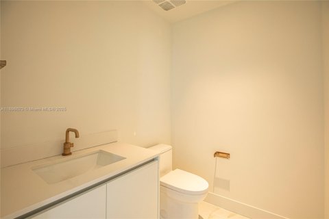 Copropriété à vendre à Miami, Floride: 4 chambres, 247.4 m2 № 1948684 - photo 17