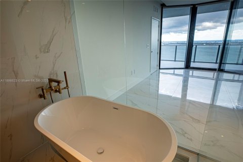 Copropriété à vendre à Miami, Floride: 4 chambres, 247.4 m2 № 1948684 - photo 22