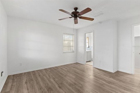 Casa en venta en Deltona, Florida, 4 dormitorios, 140.28 m2 № 1736980 - foto 17