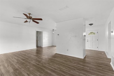 Casa en venta en Deltona, Florida, 4 dormitorios, 140.28 m2 № 1736980 - foto 6