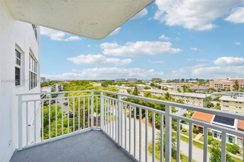 Copropriété à vendre à North Miami, Floride: 2 chambres, 110.37 m2 № 2072795 - photo 22