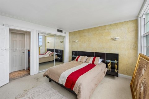 Copropriété à vendre à North Miami, Floride: 2 chambres, 110.37 m2 № 2072795 - photo 13