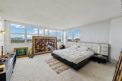 Copropriété à vendre à North Miami, Floride: 2 chambres, 110.37 m2 № 2072795 - photo 16