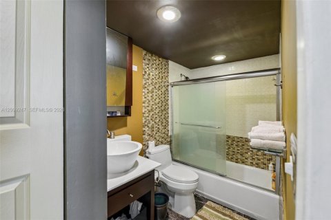Copropriété à vendre à North Miami, Floride: 2 chambres, 110.37 m2 № 2072795 - photo 10