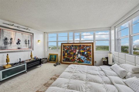 Copropriété à vendre à North Miami, Floride: 2 chambres, 110.37 m2 № 2072795 - photo 19