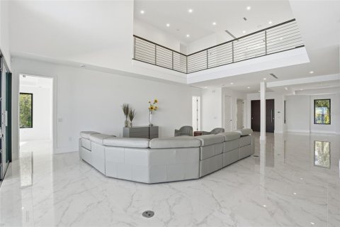 Casa en venta en Cape Coral, Florida, 7 dormitorios, 794.31 m2 № 2142427 - foto 11