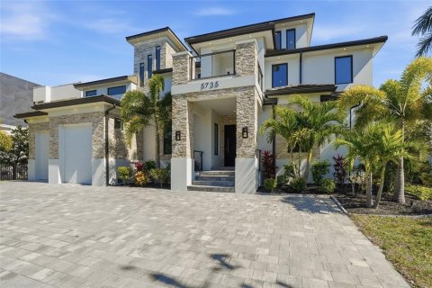 Casa en venta en Cape Coral, Florida, 7 dormitorios, 794.31 m2 № 2142427 - foto 5
