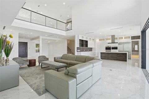 Casa en venta en Cape Coral, Florida, 7 dormitorios, 794.31 m2 № 2142427 - foto 12