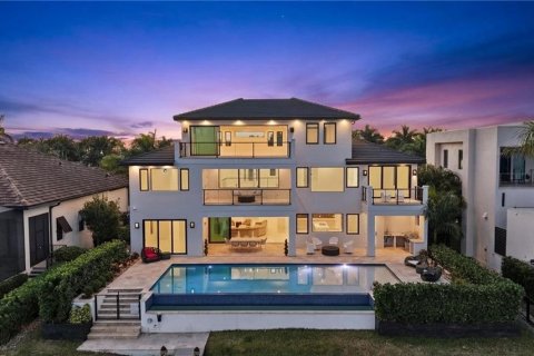 Casa en venta en Cape Coral, Florida, 7 dormitorios, 794.31 m2 № 2142427 - foto 4