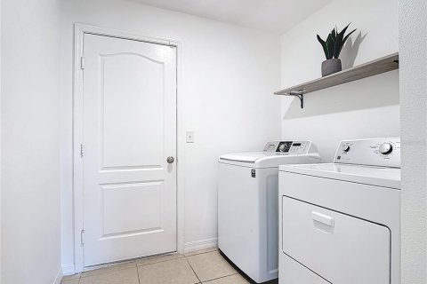 Villa ou maison à vendre à Kissimmee, Floride: 3 chambres, 159.88 m2 № 2226557 - photo 23
