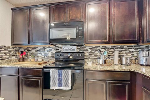 Villa ou maison à vendre à Kissimmee, Floride: 3 chambres, 159.88 m2 № 2226557 - photo 6