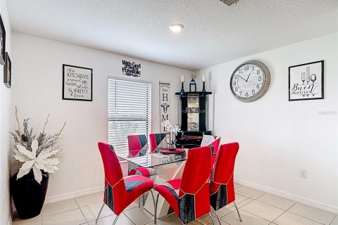 Villa ou maison à vendre à Kissimmee, Floride: 3 chambres, 159.88 m2 № 2226557 - photo 10