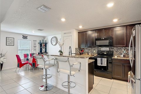 Villa ou maison à vendre à Kissimmee, Floride: 3 chambres, 159.88 m2 № 2226557 - photo 5
