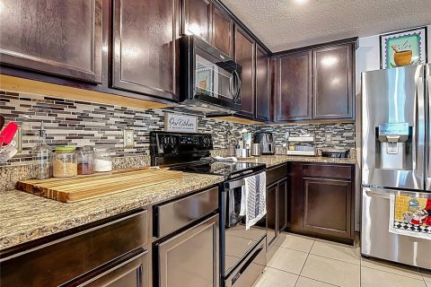 Villa ou maison à vendre à Kissimmee, Floride: 3 chambres, 159.88 m2 № 2226557 - photo 8