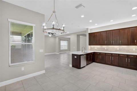 Casa en alquiler en Wesley Chapel, Florida, 5 dormitorios, 314.1 m2 № 1915959 - foto 24