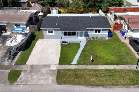 Купить виллу или дом в Холливуд, Флорида 4 спальни, 114.46м2, № 1949182 - фото 3