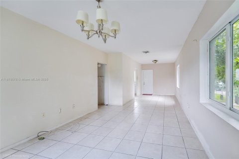 Copropriété à vendre à Miami, Floride: 4 chambres, 130.99 m2 № 1896182 - photo 3